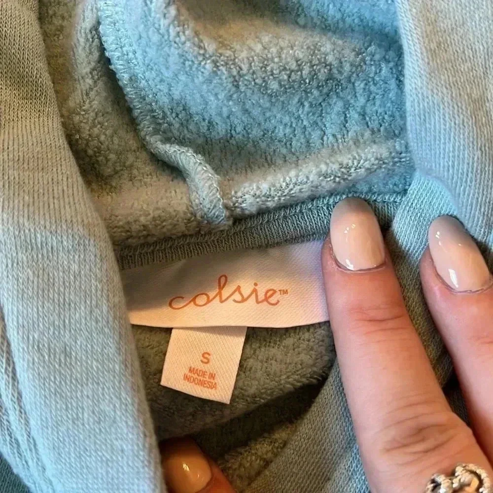 NWT Colsie Top - Picture 2 of 4